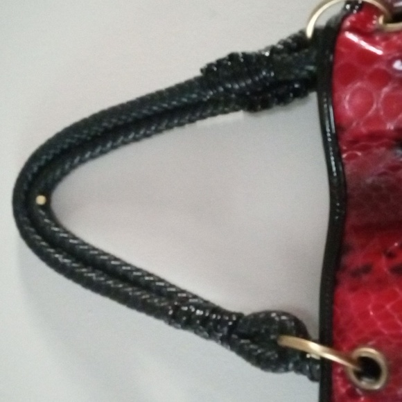 🍒Red and Black Tote Bag | LUCK Brand | Full zipper closure | Large carryall - Picture 6 of 11